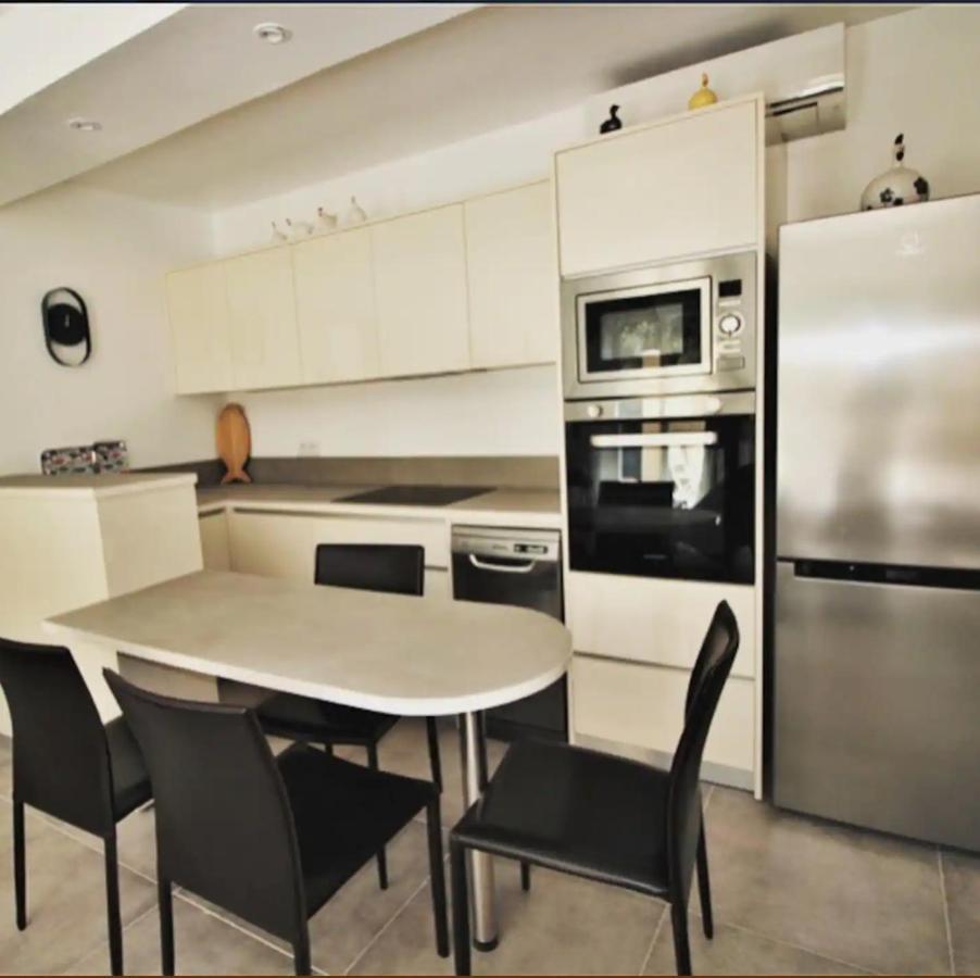 Azur Appart 4 Pers - Parking - Terrasse - 10Min Du Centre Cassis Exteriör bild