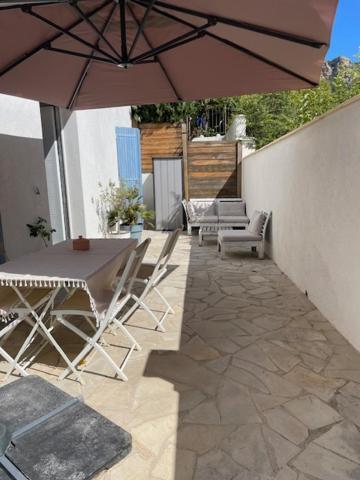 Azur Appart 4 Pers - Parking - Terrasse - 10Min Du Centre Cassis Exteriör bild